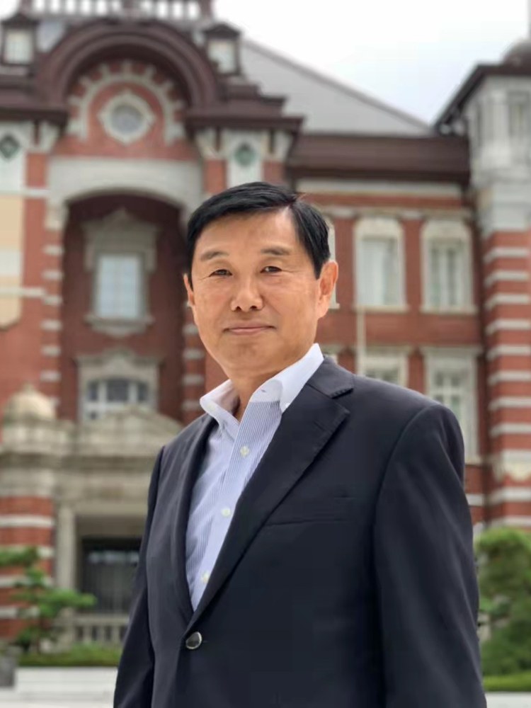 行政書士法人Royal Sphere 顧問 岡川秀毅