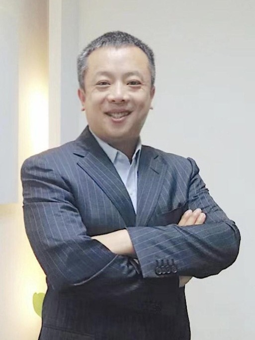 行政書士法人Royal Sphere 顧問 許 浩
